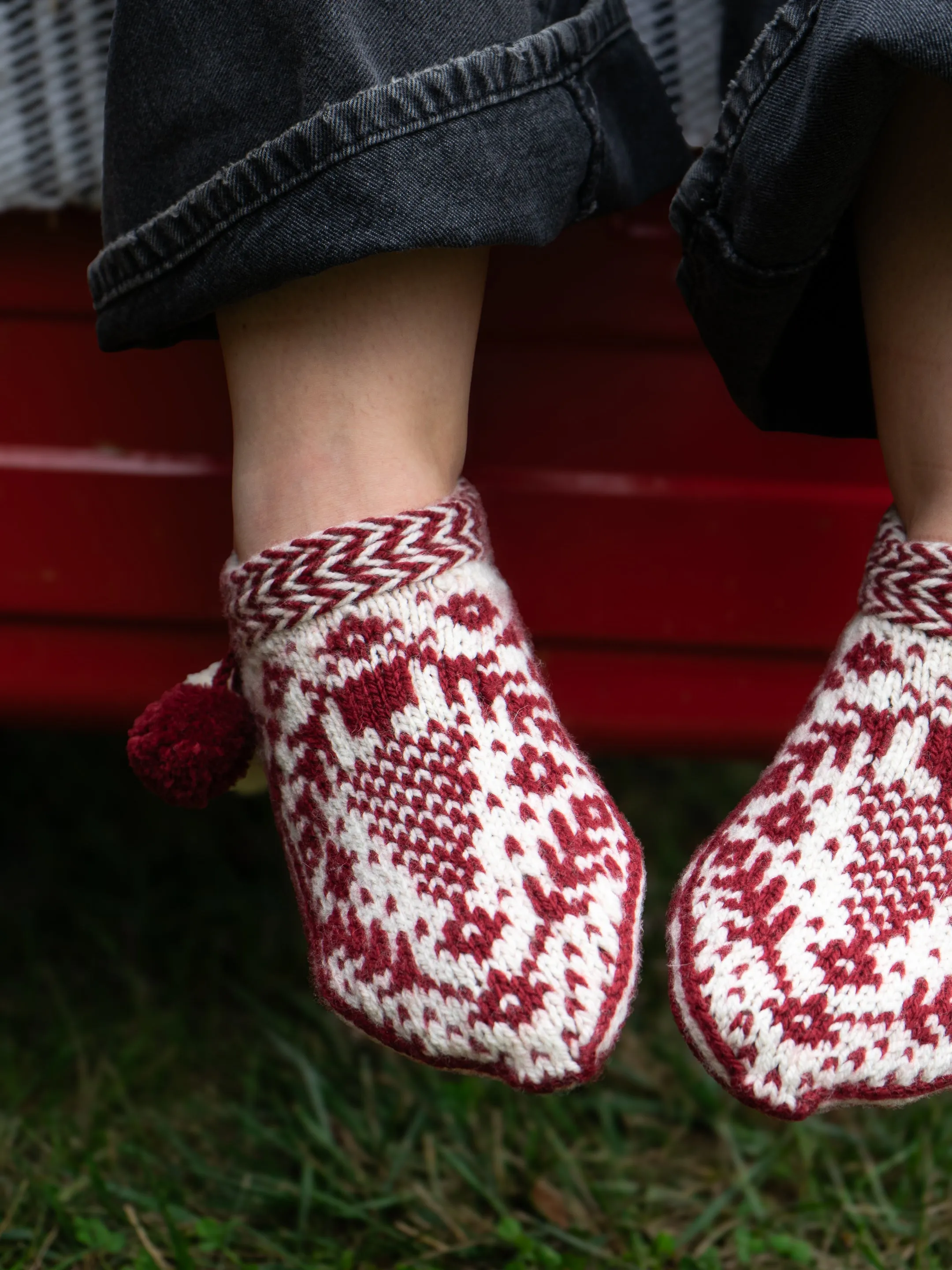 Glad Tidings Slippers by Caitlin Shepherd <br/><small>knitting pattern</small>