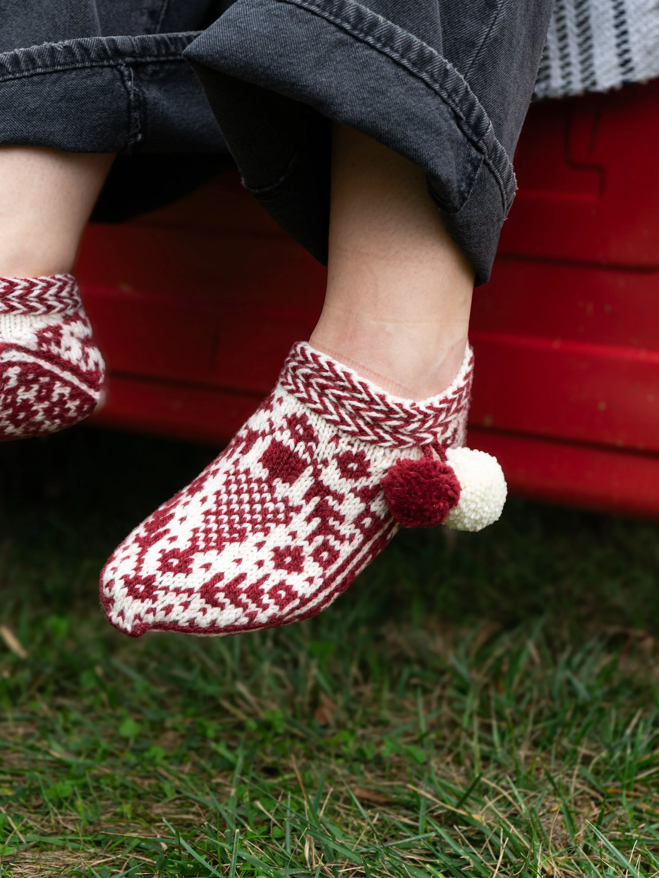 Glad Tidings Slippers by Caitlin Shepherd <br/><small>knitting pattern</small>