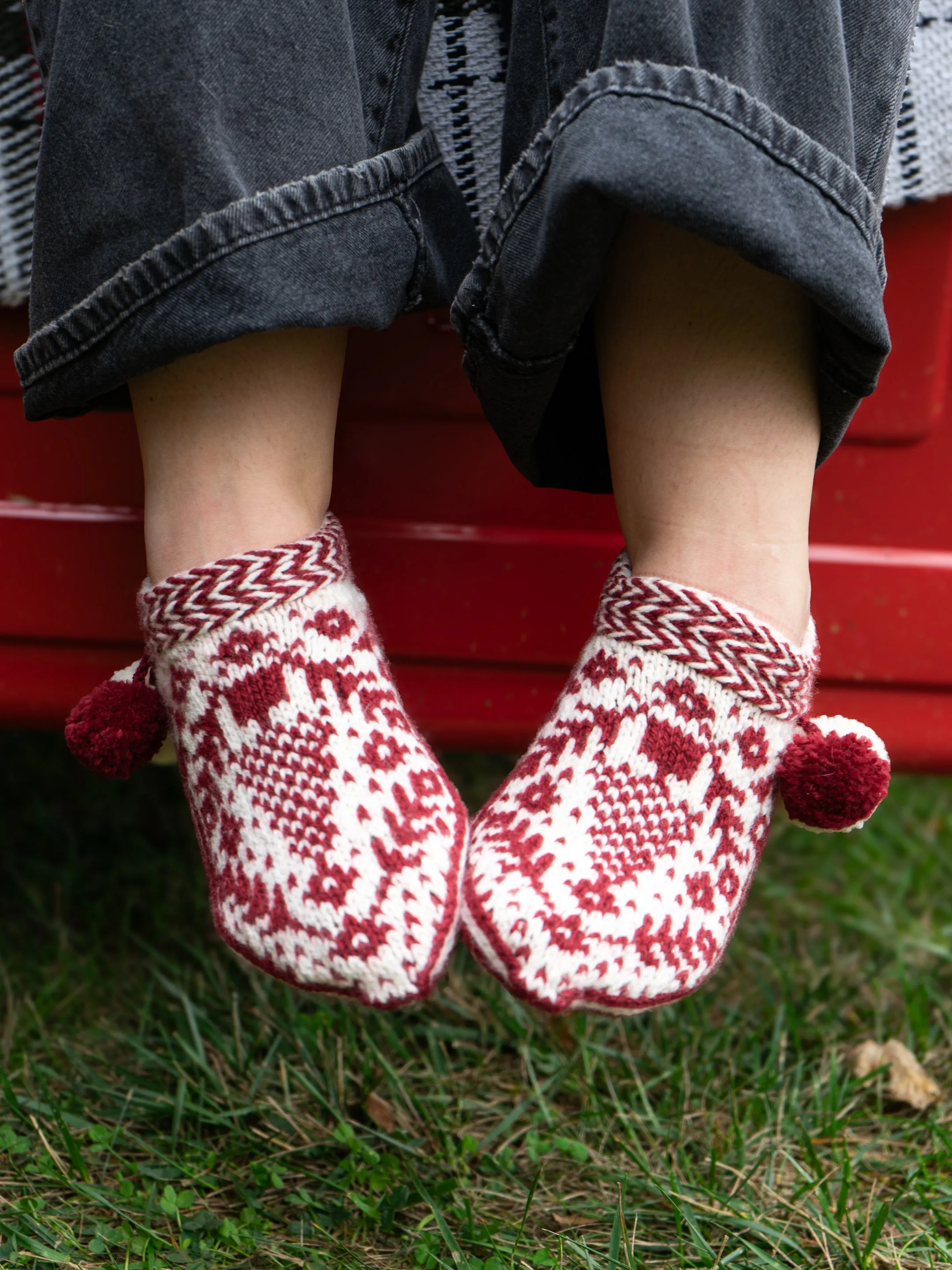 Glad Tidings Slippers by Caitlin Shepherd <br/><small>knitting pattern</small>