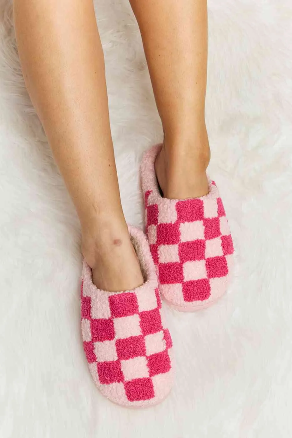 Hot Girl Checkered Print Plush Slide Slippers