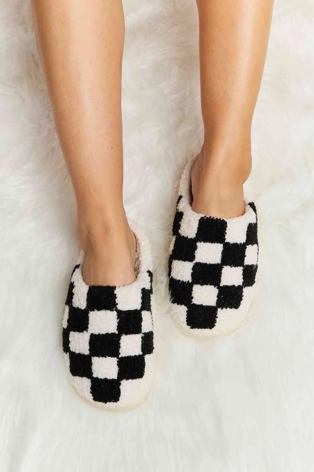 Hot Girl Checkered Print Plush Slide Slippers