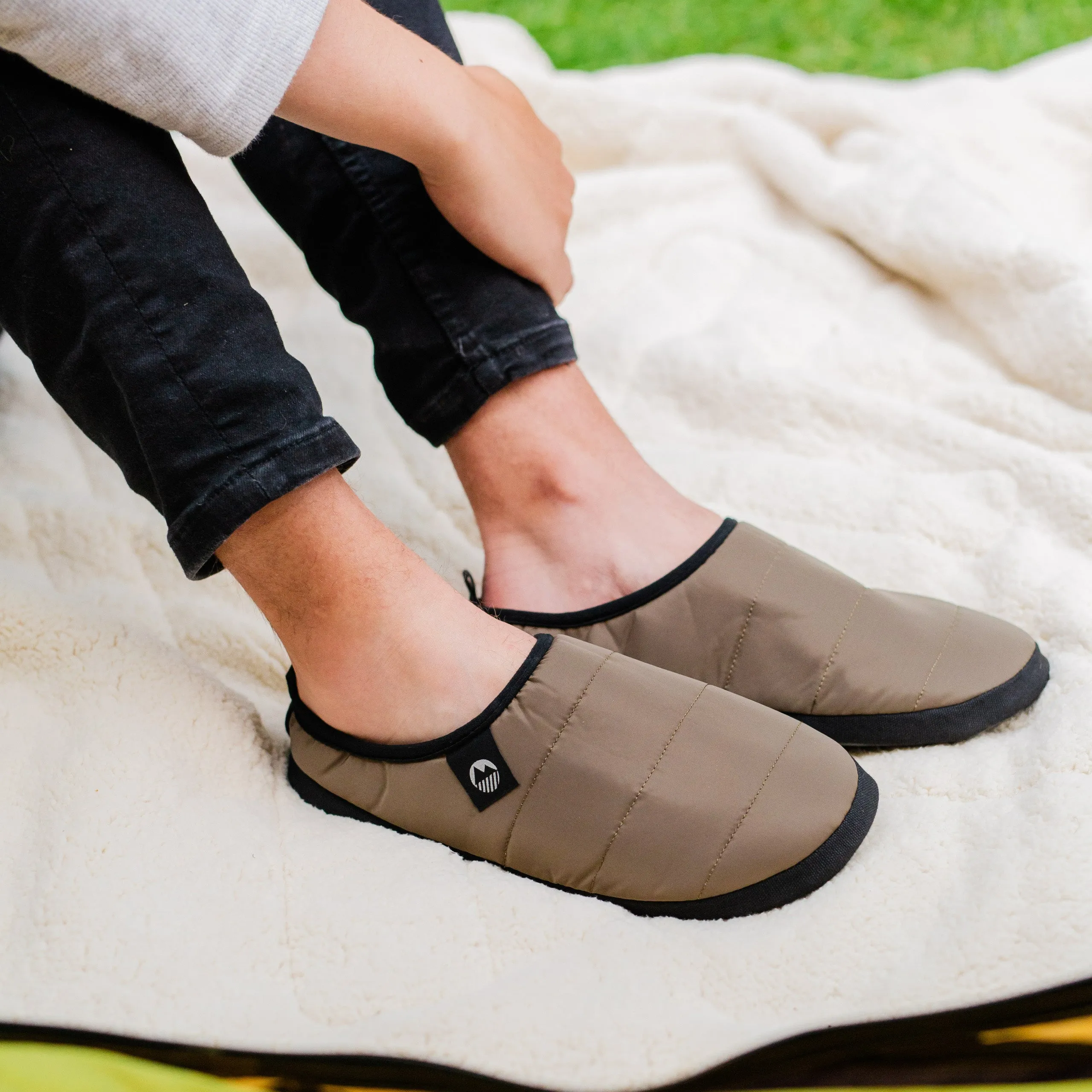 Men's Wolfa Ultra Warm Tent Slippers